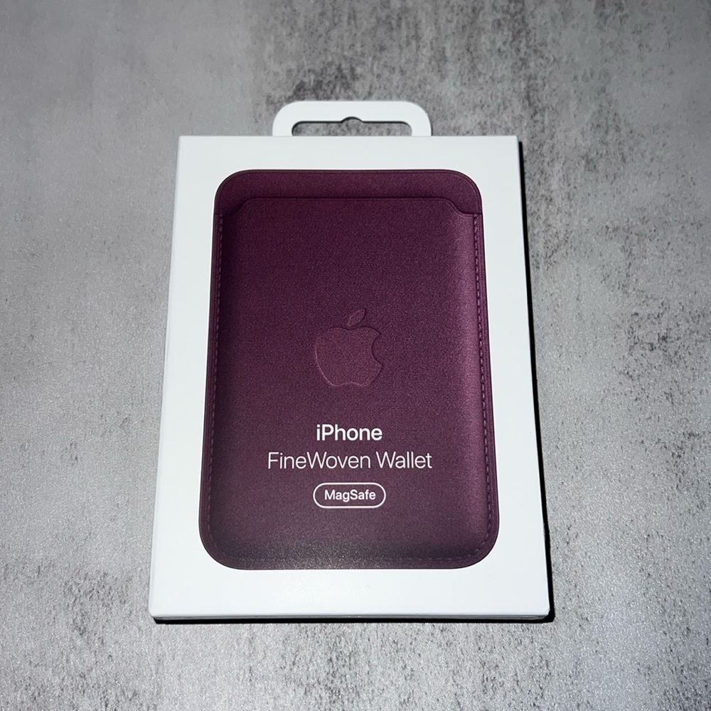 Apple iPhone FineWoven Wallet with MagSafe - Mulberry